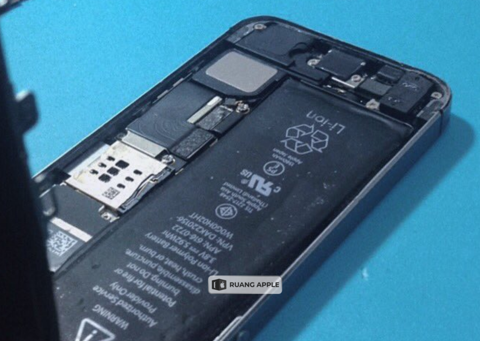 Estimasi Durasi Penggantian Baterai iPhone di Ruang Apple